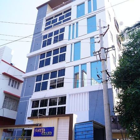 Ramya Grand Appartement Visakhapatnam Buitenkant foto