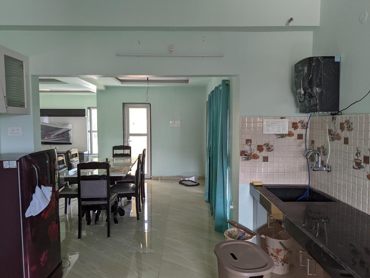 Ramya Grand Appartement Visakhapatnam Buitenkant foto