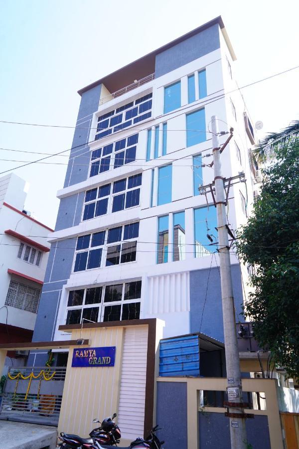 Ramya Grand Appartement Visakhapatnam Buitenkant foto