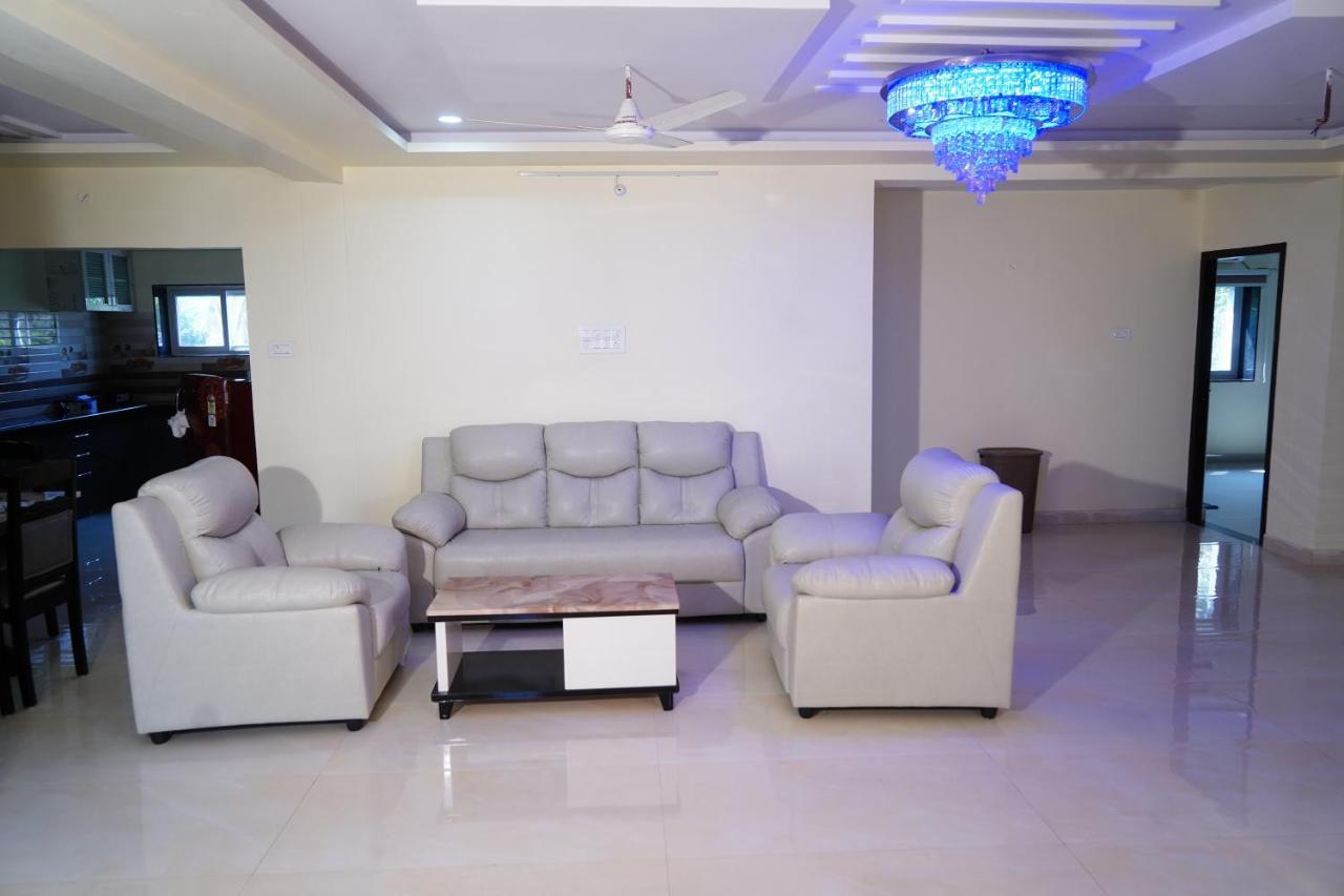 Ramya Grand Appartement Visakhapatnam Buitenkant foto
