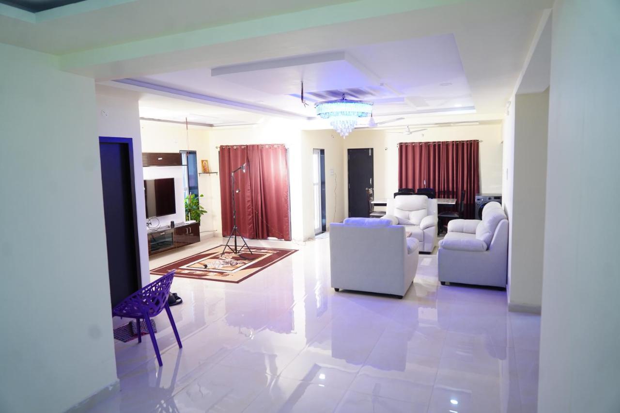 Ramya Grand Appartement Visakhapatnam Buitenkant foto